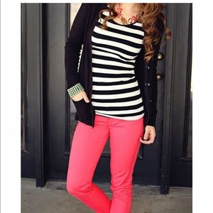 ISO THIS BLACK AND WHITE STRIPPED TANK!!!